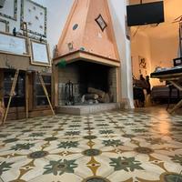 Fabbricato su due livelli con doppia esposizione