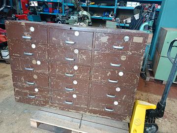 Cassettiere in ferro