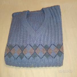 Maglione scollo a v ornato a rombi