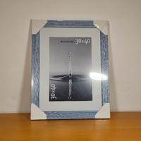 Cornice grande azzurra nuova