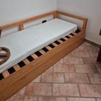 Letto e mobiletti per cameretta