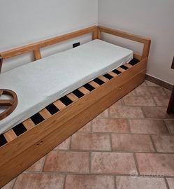 Letto e mobiletti per cameretta