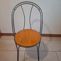 sedie in legno e metallo