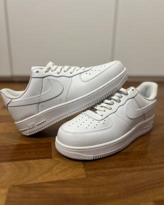 Nike Airforce 1 bianche taglia 43