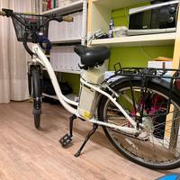 Bicicletta pedalata assistita