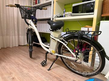 Bicicletta pedalata assistita