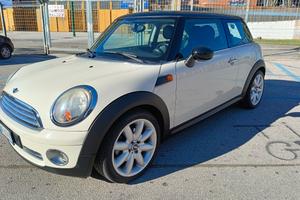 Mini Cooper 1600 Benzina interni pelle totale