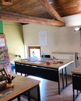 2 TAVOLI ADATTI PER ATTIVITA' ARTIGIANALI