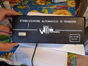 Stabilizzatore automatico di tensione