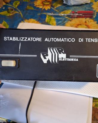 Stabilizzatore automatico di tensione