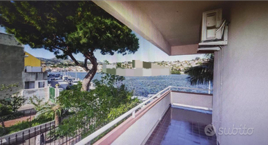 Camere a Ganzirri vista lago