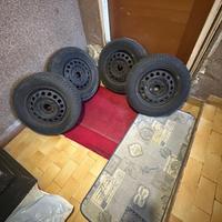 Nissan Micra – 4 gomme con cerchi 155/70 R13 (2 in