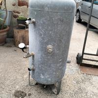 Serbatoio verticale.