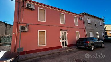 Indipendente bilivelli con ampio giardino