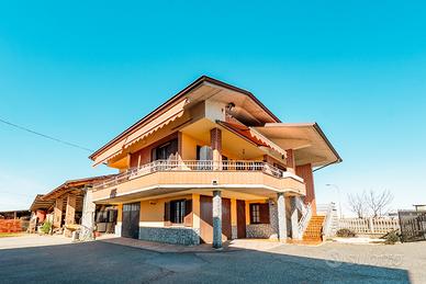 Casa Semi-indipendente a Montanera