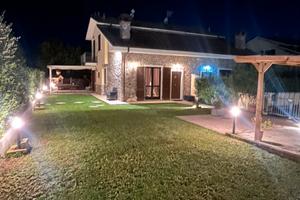 VALTRIANO Villetta d'angolo 3 lati liberi