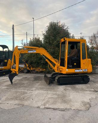 E273 - Escavatore Komatsu PC 25