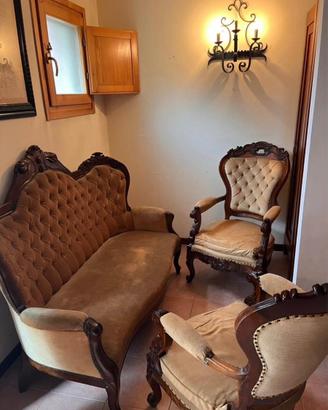 Divano e poltrone liberty in noce