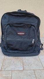 cartella Eastpak nera molto capiente