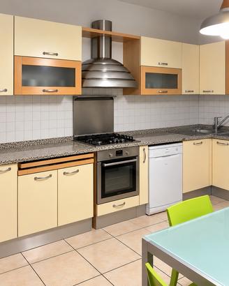Cucina completa con elettrodomestici – € 700