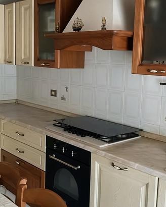 cucina in vero legno di qualità completa  