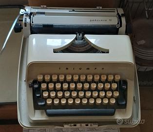  Macchina da scrivere Triumph Gabriele 10