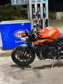 Triumph 765 r 35 kw