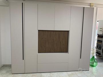 ARMADIO CON PORTA TV GIREVOLE