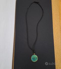 Ciondolo vintage con ologramma.