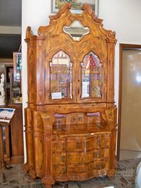 Trumeau gigante lastronato in legno di noce