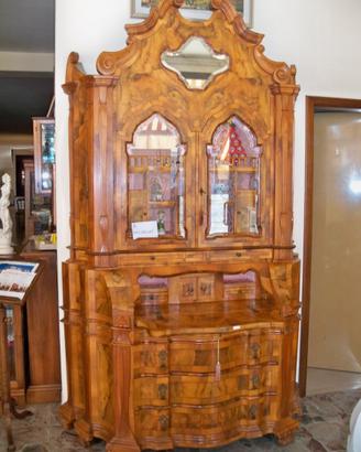 Trumeau gigante lastronato in legno di noce