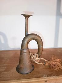 Trombetta antica da caccia in ottone vintage