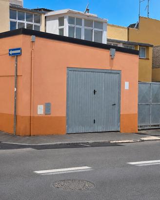 Box auto indipendente con cortile