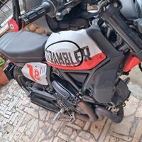 scrambler urban motard