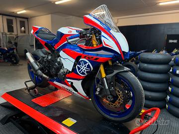 Yamaha R1 Pronto Pista!
