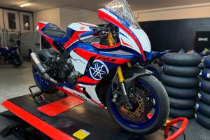 Yamaha R1 Pronto Pista!