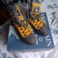 Scarponi da montagna