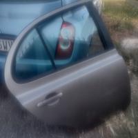 porta post . Nissan micra
