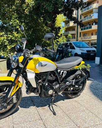 DUCATI Scrambler 800 TUTTO INCLUSO ANCHE PASSAGG