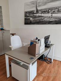 scrivanie ufficio complete di cassettiere e sedie