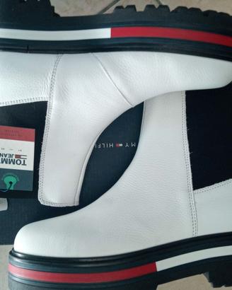 Stivaletti" Tommy Hilfiger" originali. NUOVI.