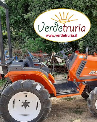 TRATTORE AGRICOLO