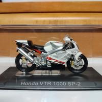 modellino Honda VTR 1000SP 2