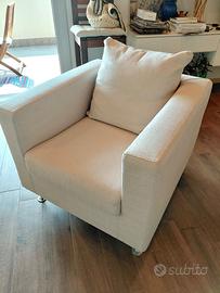 Poltrona in tessuto panna/beige – Pari al nuovo