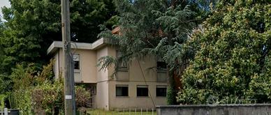 Dependance 4/6 posti letto  500 m da mura Lucca