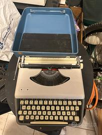Macchina da scrivere Antares