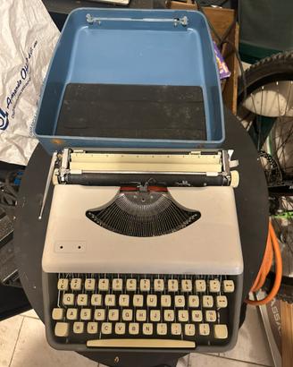 Macchina da scrivere Antares