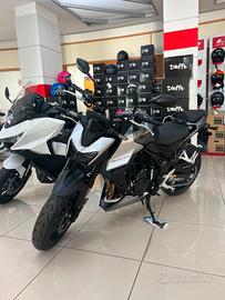Honda CB Hornet 750 E-clutch 2026
