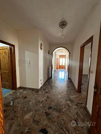 Si affitta un appartamento a presicce acquarica