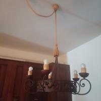 LAMPADARIO IN FERRO BATTUTO 